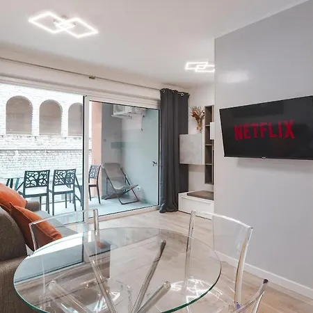Free Parking And Private Terrace Design Trieste