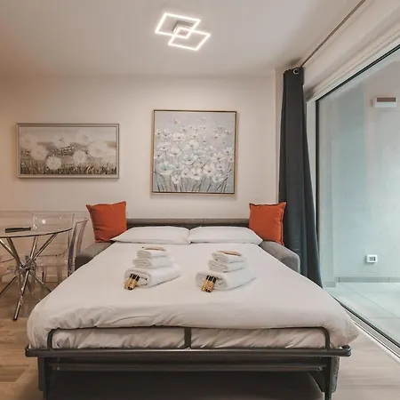 Free Parking And Private Terrace Design Apartman Trieszt