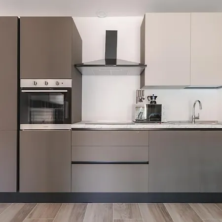 Free Parking And Private Terrace Design Daire *