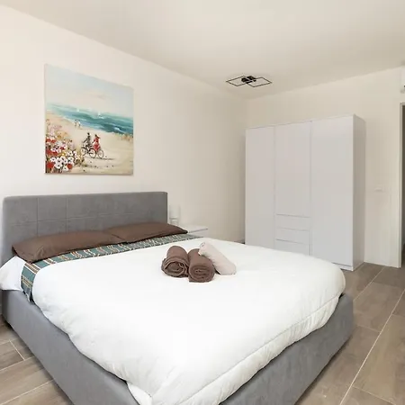 Daire Free Parking And Private Terrace Design Trieste