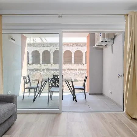 Free Parking And Private Terrace Design * Trieszt