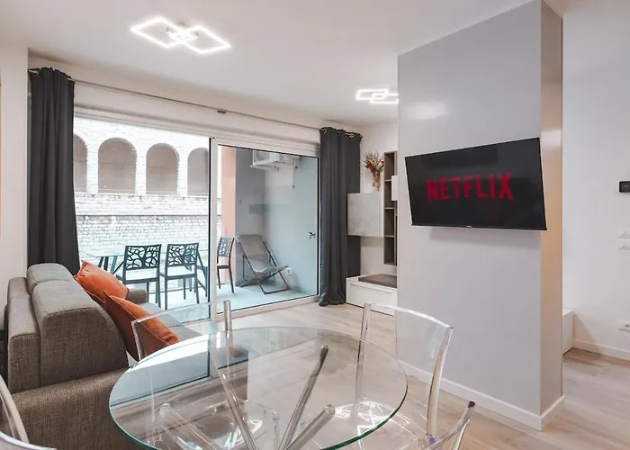 Free Parking And Private Terrace Design Trieszt