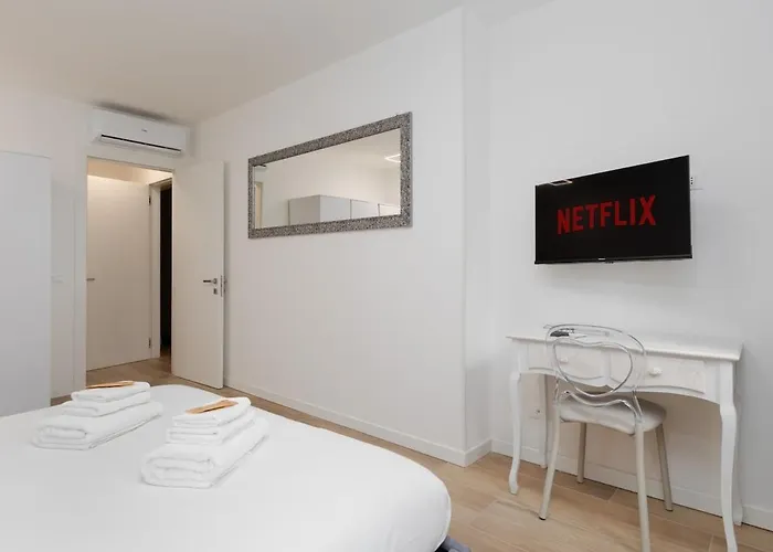 Free Parking And Private Terrace Design Trieszt