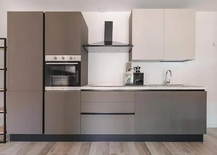 Free Parking And Private Terrace Design Apartman *